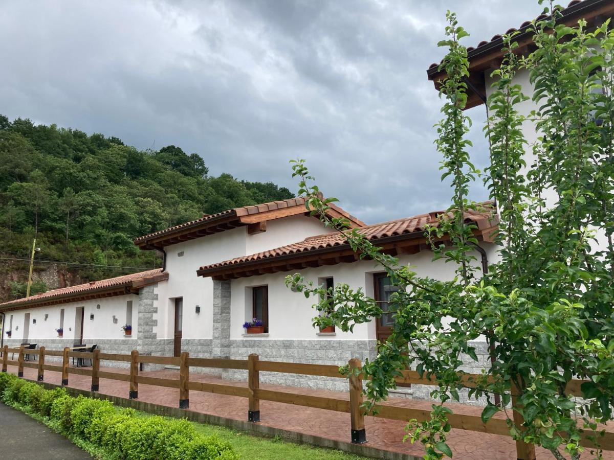 Apartamentos La Presa El Molin Cangas de Onis Bagian luar foto